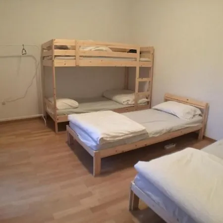 Buzahouse Ostello *
